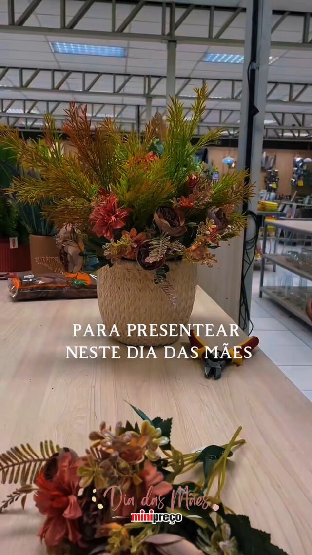 Um presente que floresce para sempre 🌸✨

 Aposte nos arranjos permanentes para surpreender no Dia das Mães com beleza, praticidade e muito amor!
Variedade de arranjos prontos ou a possibilidade de montagem personalizada as lojas MiniPreço 💐

#DiaDasMãesMiniPreço #ArranjosPermanentes